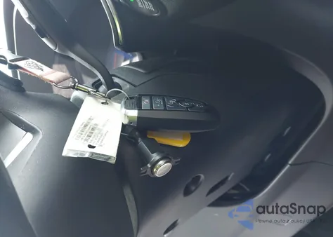 2020 Ford Escape Titanium z USA, uszkodzony, nr VIN 1FMCU9J97LUB17778